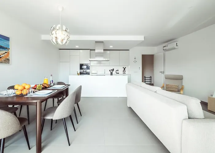 Appartement Dream - Pool, Balcony & Bbq